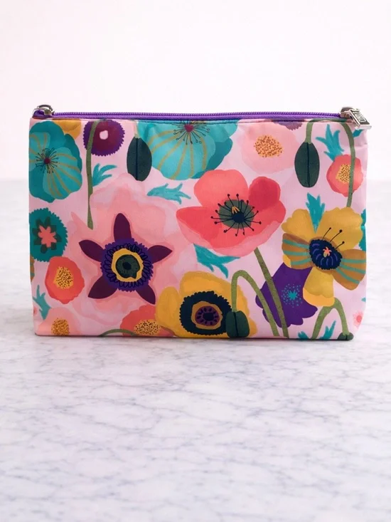 Clinique Skincare & Makeup Set New Moisture Surge SPF 50 Lipstick Bag Bundle - Picture 3 of 16